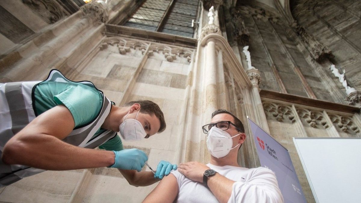 Na očkování do kostela, Vídeň otevřela vakcinační centrum v katedrále